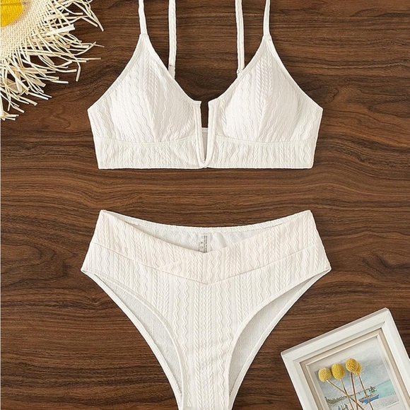 White Textured Bikini set Medium/ 0105 - Picture 3 of 6